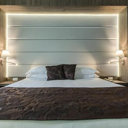 Santacroce Meeting Hotel 4*