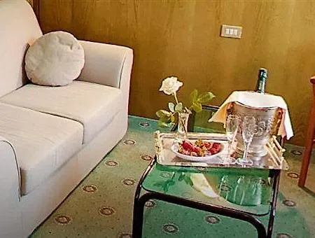 Hotel Santacroce Meeting 4*