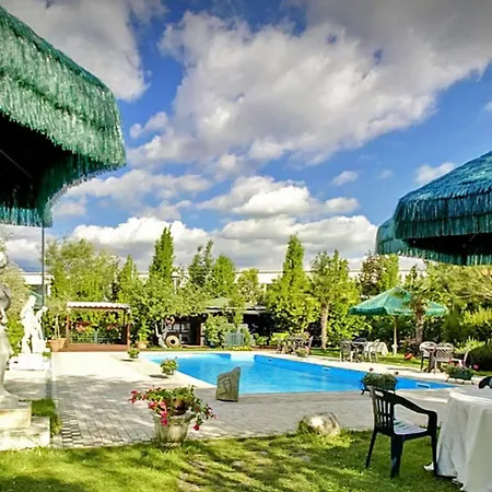Santacroce Meeting Hotel 4*