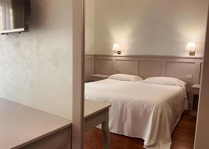 Ξενοδοχείο Santacroce Meeting 4*