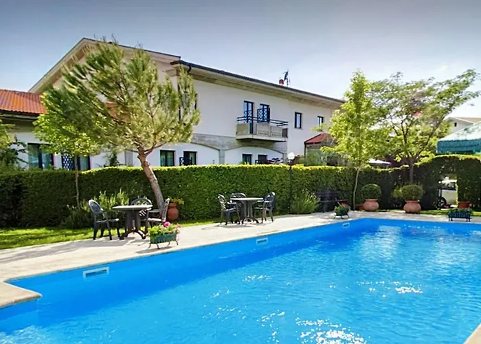 Santacroce Meeting 4* Σουλμόνα